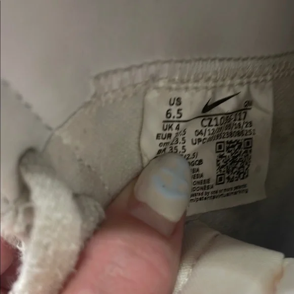 Nike all white blazers - Picture 5 of 13